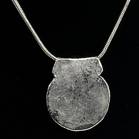 Vintage Deep Blue-Green Agate Pendant Necklace - Picture 3 of 6